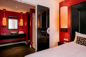 Le Theatre Hotel