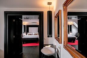 Le Theatre Hotel