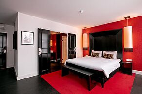 Le Theatre Hotel