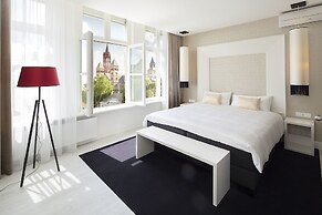 Le Theatre Hotel