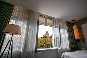 Le Theatre Hotel