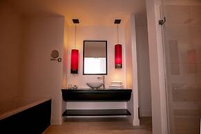 Le Theatre Hotel