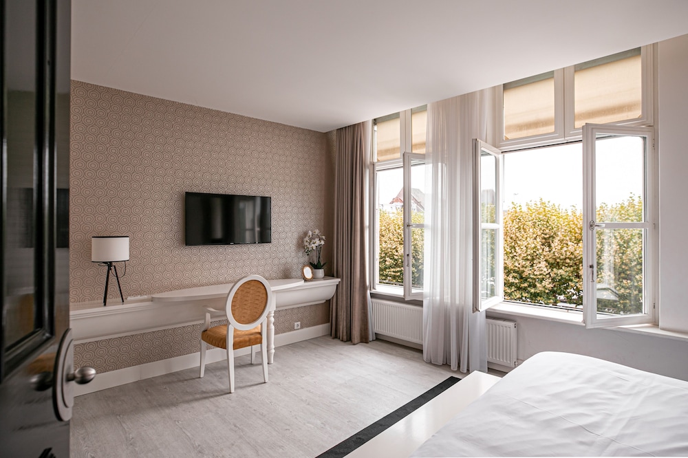 Le Theatre Hotel