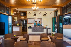Phi Phi Long Beach Resort & Villa