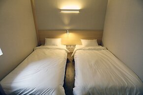 Hotel 8 Hours