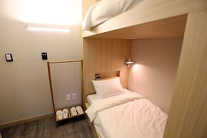 Hotel 8 Hours