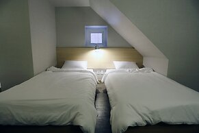 Hotel 8 Hours