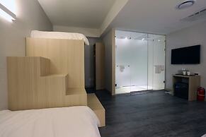 Hotel 8 Hours