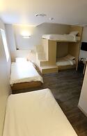 Hotel 8 Hours