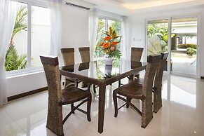 Tropicana Pool Villa