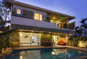 Tropicana Pool Villa