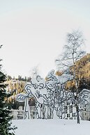 Totem, Friendly Hotel