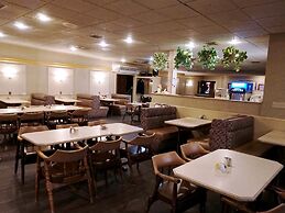 The Ritz Cafe and Motor Inn