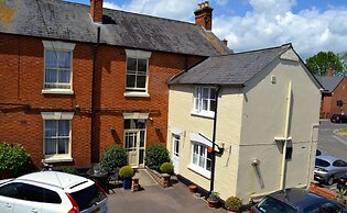 The Queen Hotel