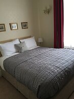The Queen Hotel