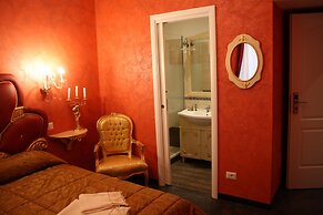 Pope's Suites