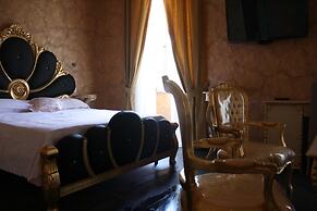 Pope's Suites