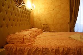 Pope's Suites