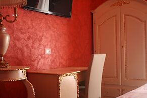 Pope's Suites