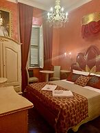 Pope's Suites