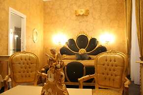 Pope's Suites