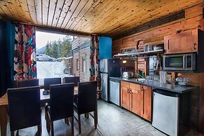 Earl Grey Lodge