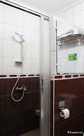 Kokomo's Suites Hotel