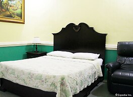 Kokomo's Suites Hotel
