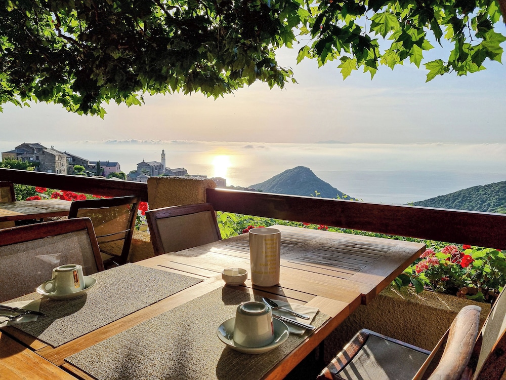 Hotel Restaurant La Corniche
