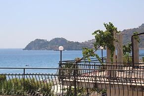 Chrismare Hotel