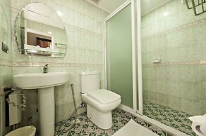 Oyster Plaza Hotel