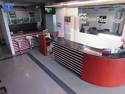 Oyster Plaza Hotel