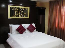 Oyster Plaza Hotel