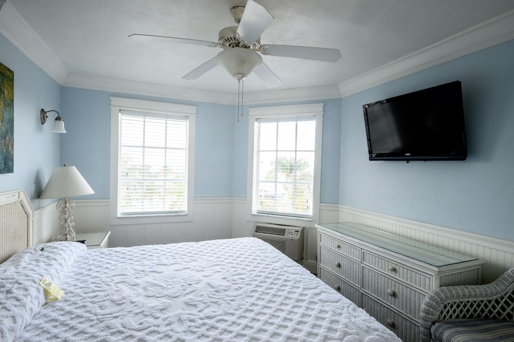 Edison Beach House