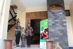 Cakra Kembang Hotel