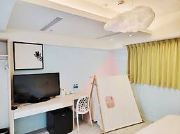 Colors Infinity Inn