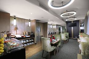 Aston Priority Simatupang Hotel & Conference Center