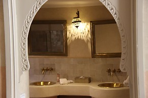 Riad Emberiza Sahari