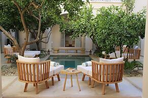 Riad Emberiza Sahari