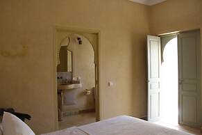 Riad Emberiza Sahari