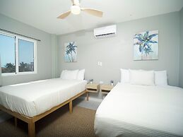 Sandbar Beachfront Hotel & Hostel