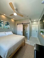 Sandbar Beachfront Hotel & Hostel