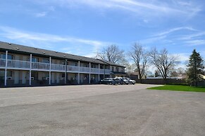 Motel 6 Campbellford, ON