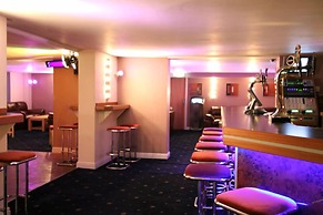 Dutchman Hotel