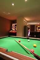Dutchman Hotel