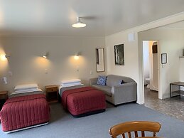 Amber Court Motel
