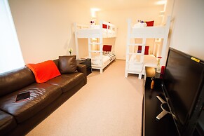 Yutaka Townhouse