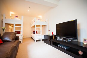 Yutaka Townhouse
