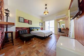 Oia Cafe B&B
