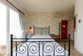 Oia Cafe B&B